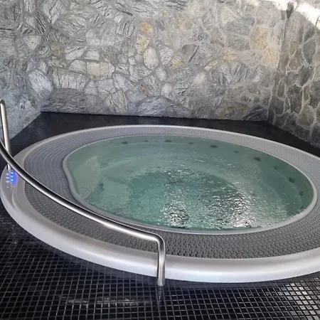 D19 Z Basenem, Sauna, Jacuzzi Park - 5d Apartman